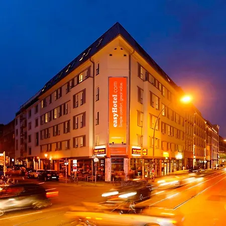Easyhotel Berlin Hackescher Markt-3
